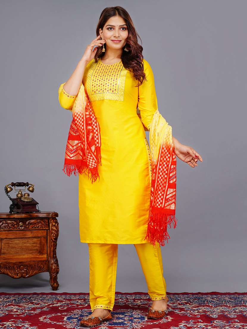 Women Embroidered Three Quarter Sleeves Kurta Pant Set With Dupatta - 22565292 -  Standard Image - 4