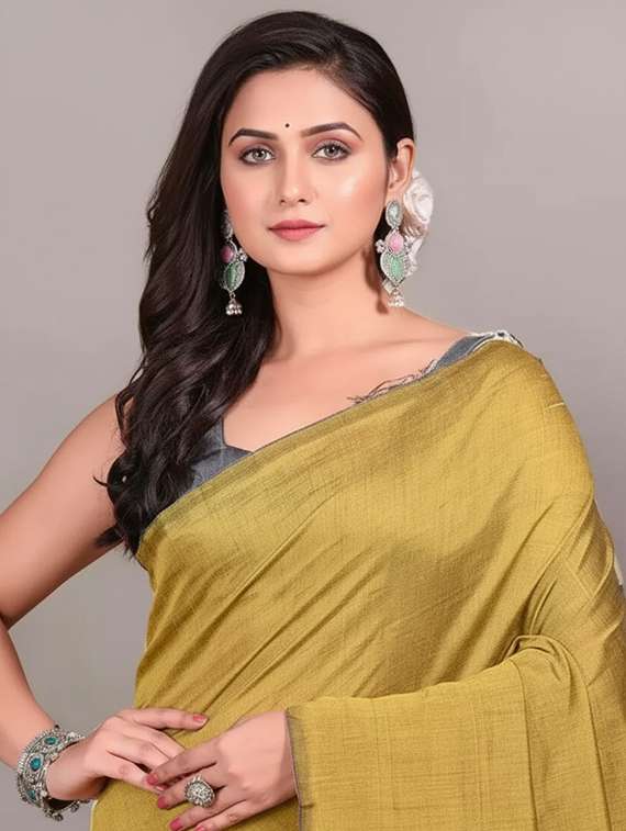 Green Cotton Blend Handloom Saree - 22565321 -  Standard Image - 1