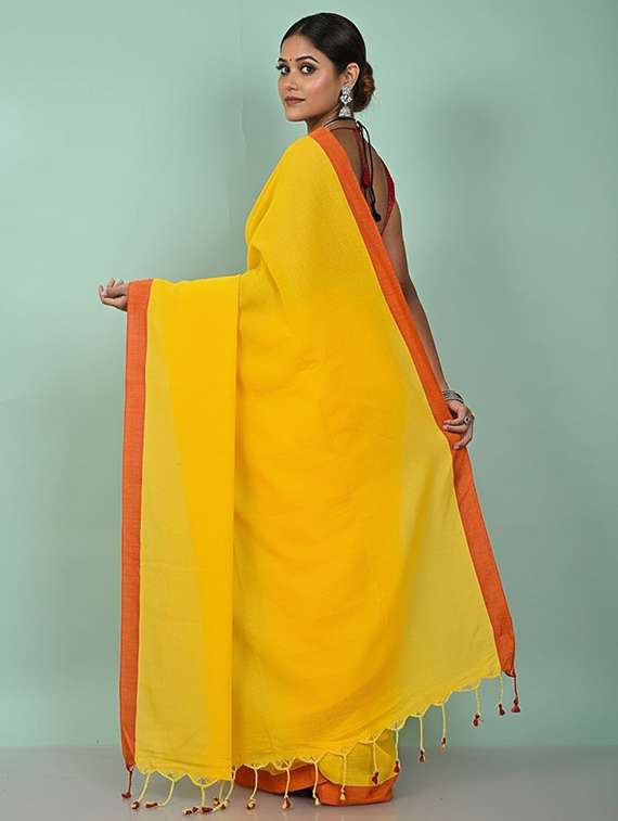 women solid with bordered handloom saree - 22565323 -  Standard Image - 4