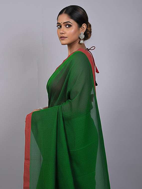 women solid with bordered handloom saree - 22565340 -  Standard Image - 1
