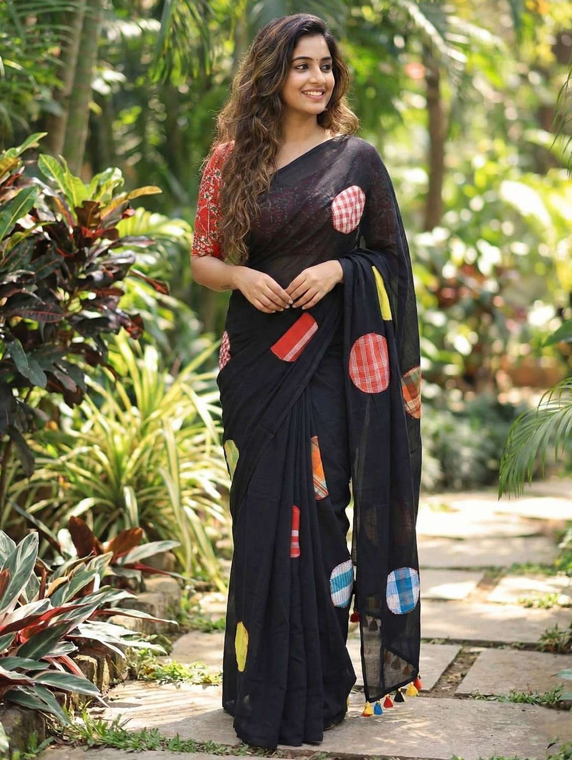 women solid with work handloom saree