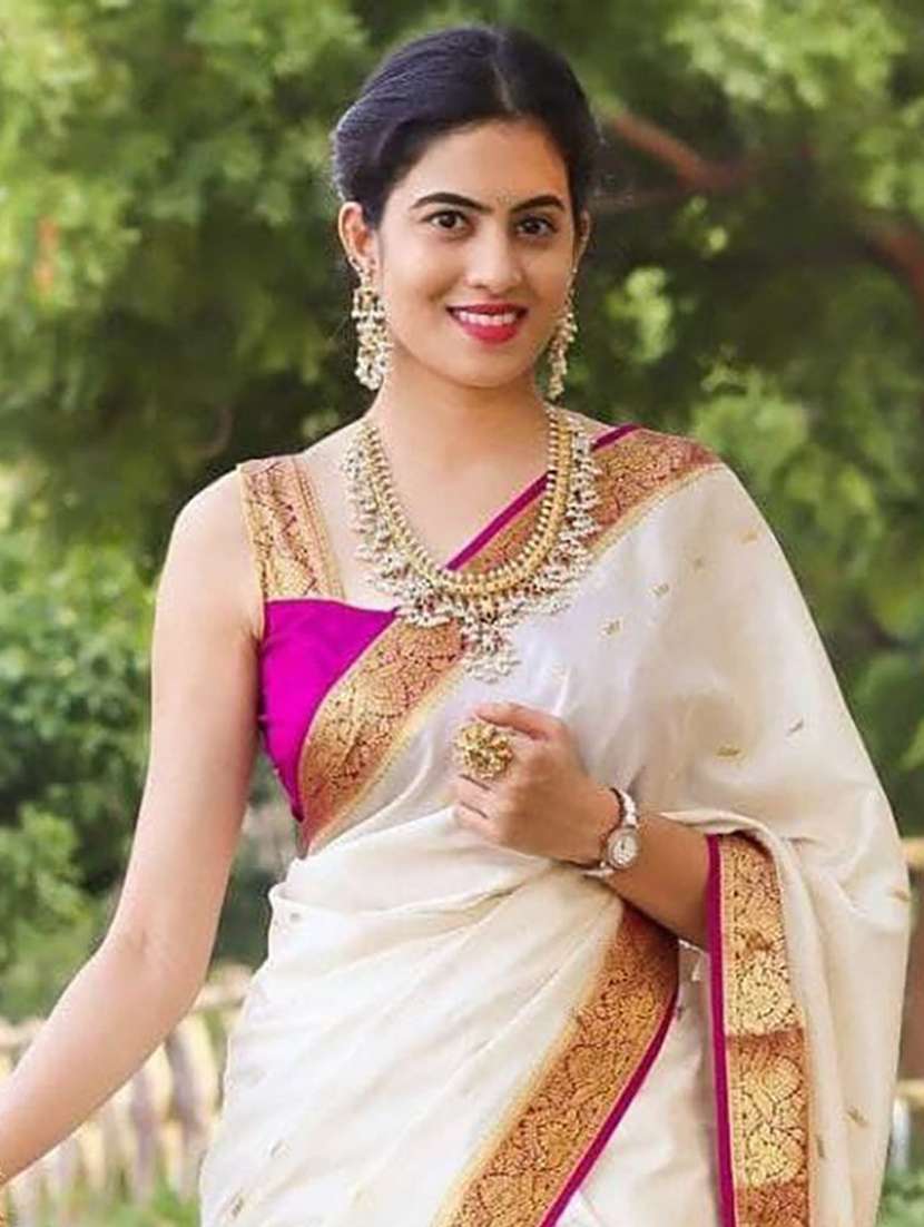 women self design bordered saree with blouse - 22565795 -  Standard Image - 1