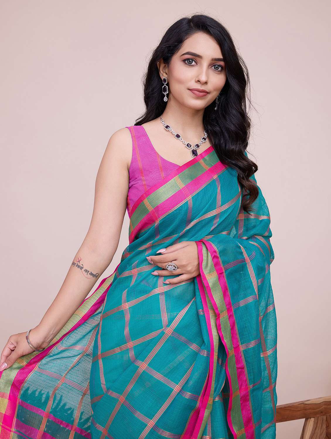 women checkered bordered saree with blouse - 22565840 -  Standard Image - 4