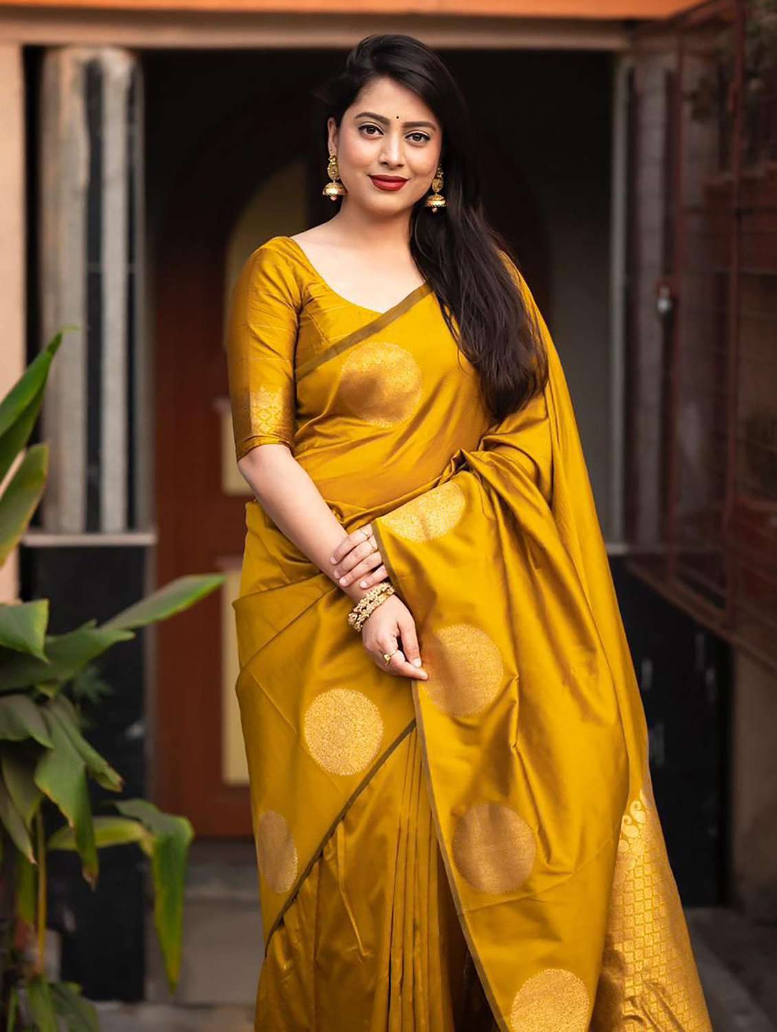 women self design banarasi saree - 22565900 -  Standard Image - 1