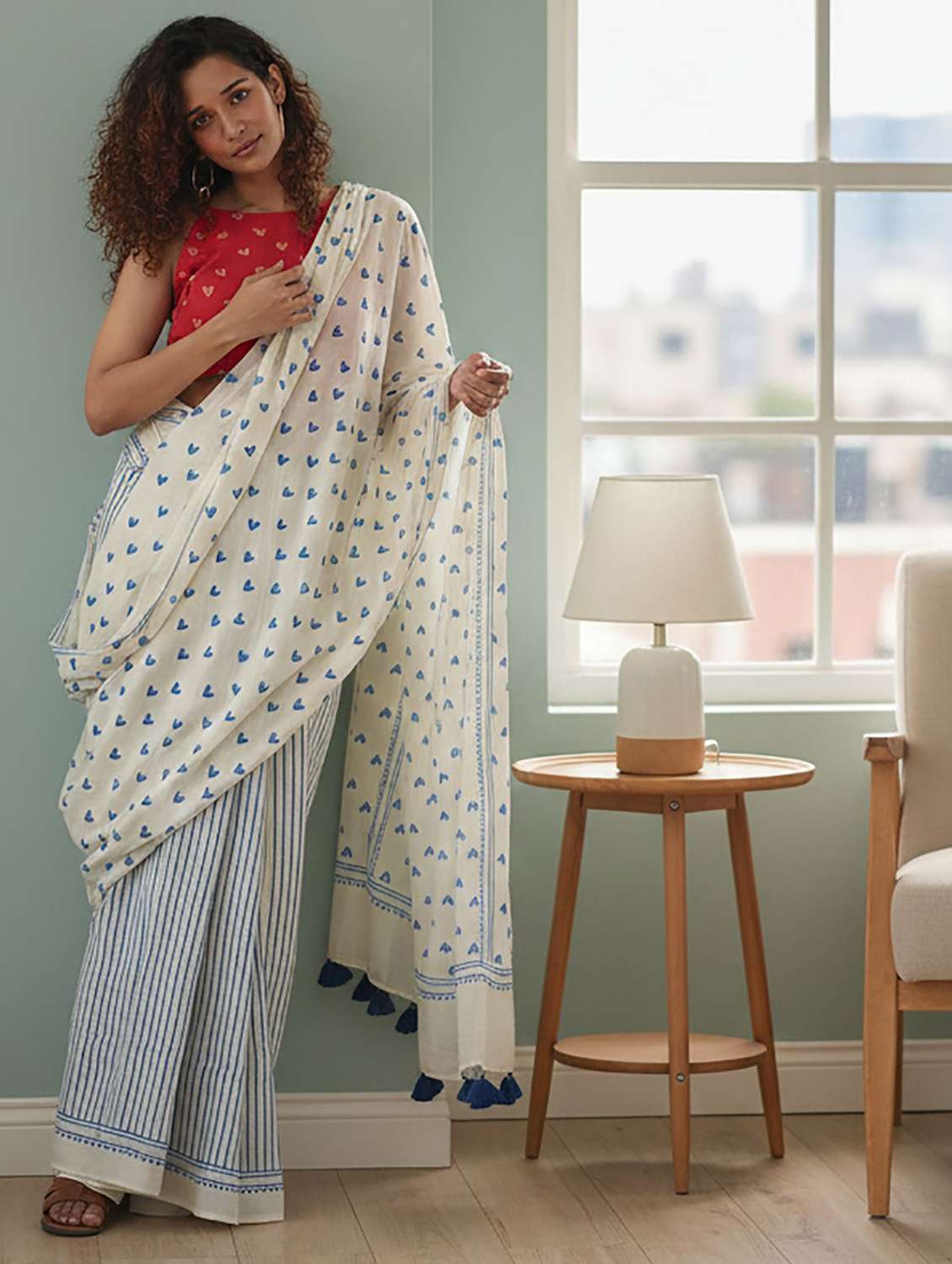 women printed casual wear saree with blouse - 22565928 -  Standard Image - 1