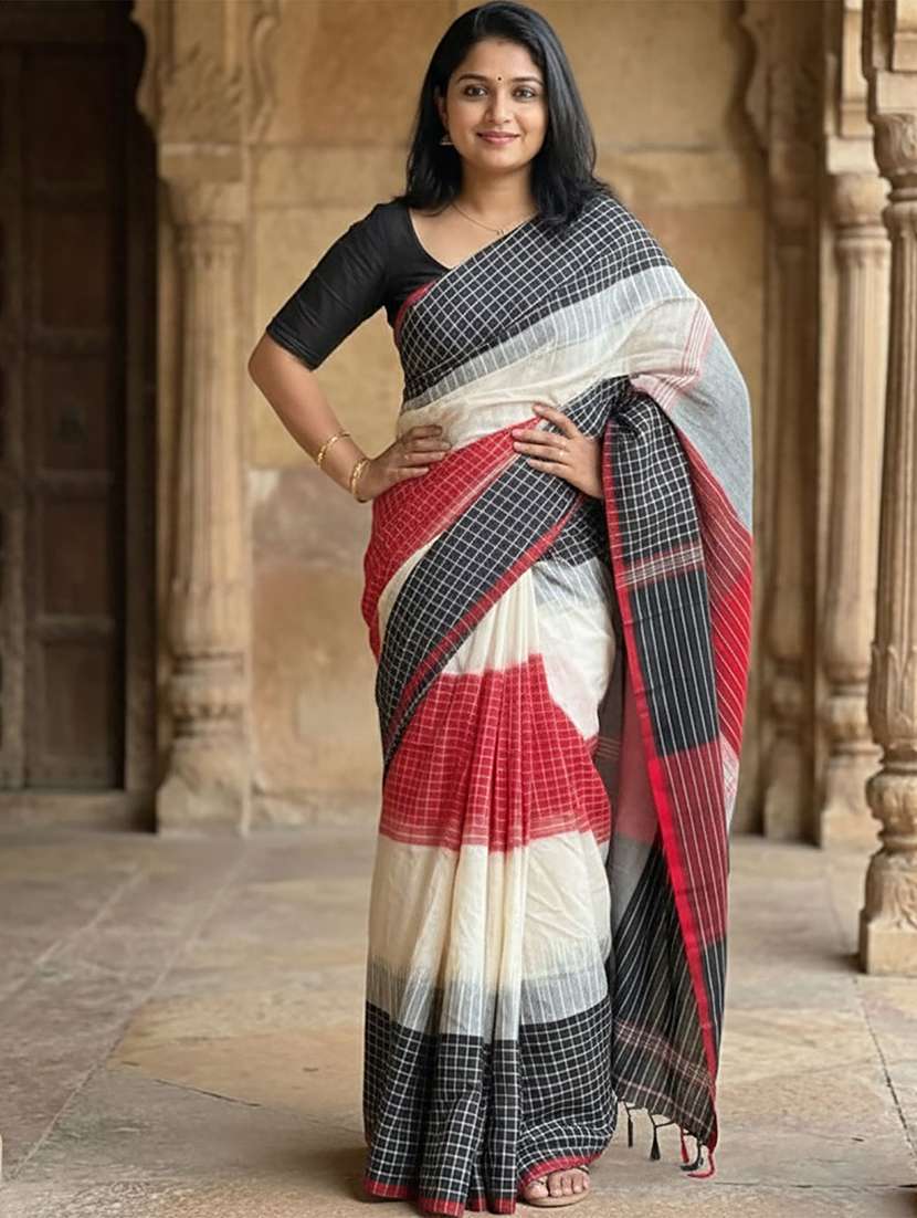 women checkered handloom saree with blouse - 22566160 -  Standard Image - 1