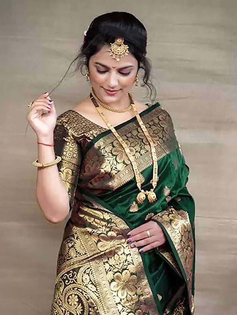 Women Self Design Banarasi Saree - 22566363 -  Standard Image - 1