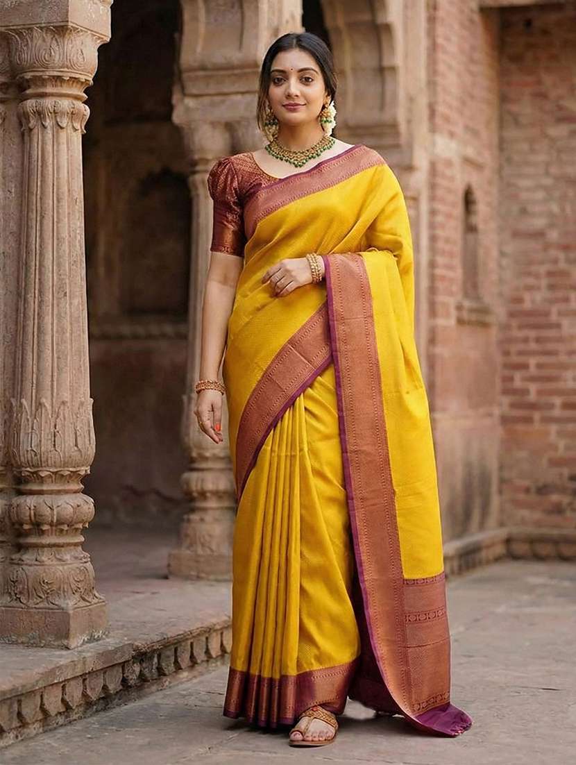 women self design banarasi saree with blouse