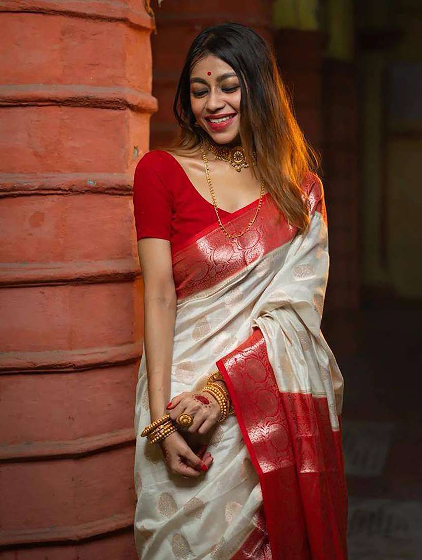 women self design banarasi saree with blouse - 22566681 -  Standard Image - 1