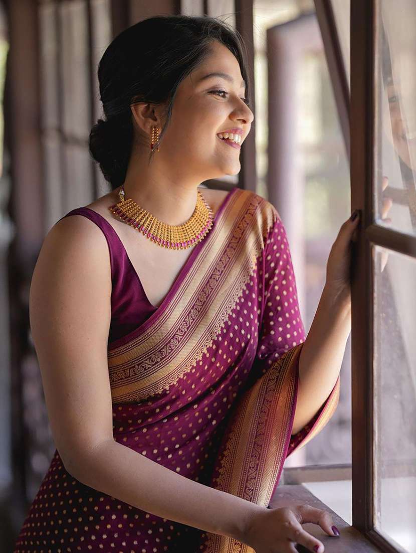 women self design banarasi saree with blouse - 22566826 -  Standard Image - 1