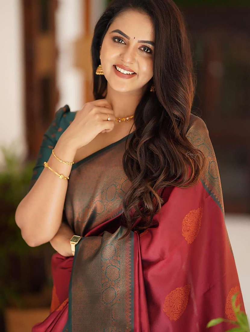 women self design banarasi saree with blouse - 22566873 -  Standard Image - 1