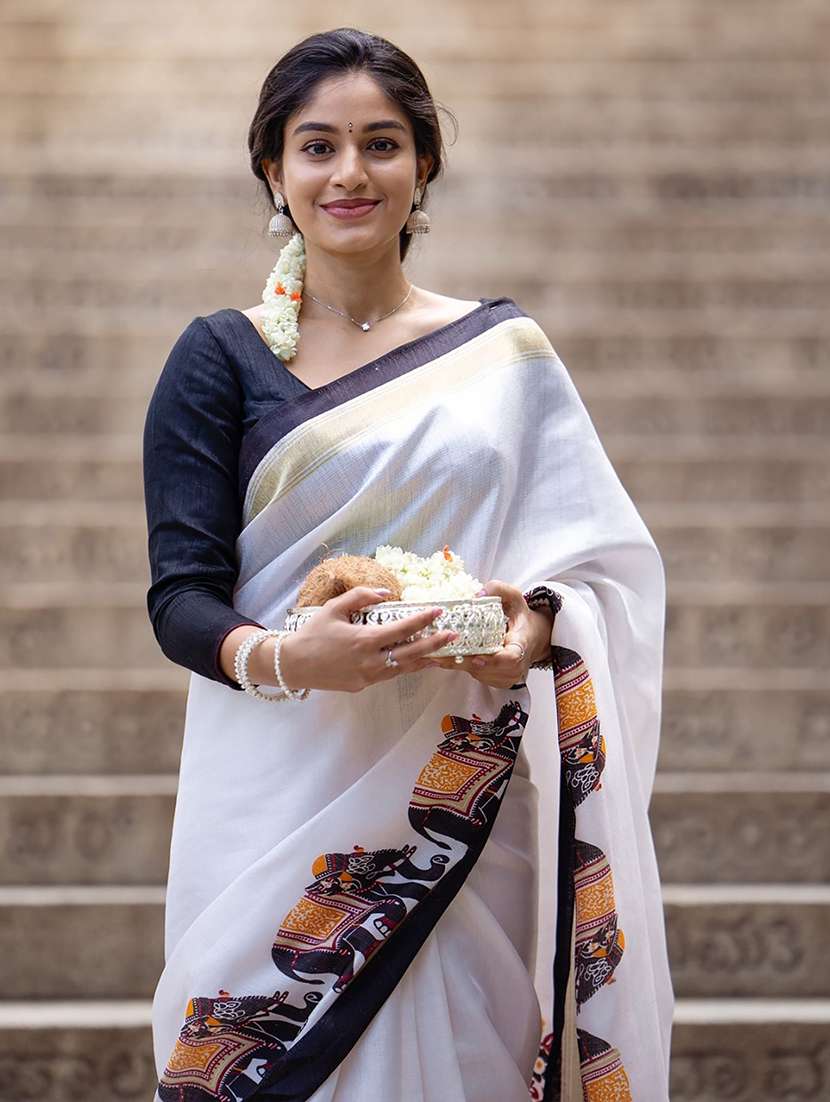women solid with bordered saree with blouse - 22566926 -  Standard Image - 1