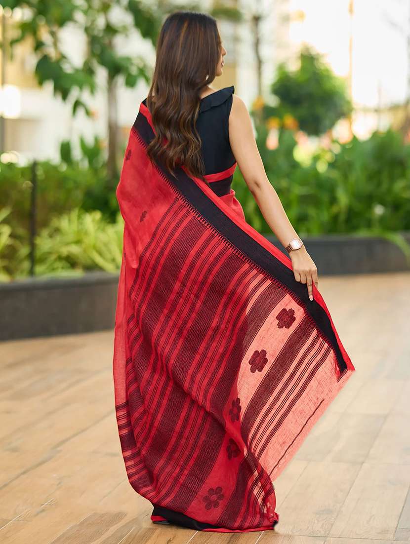 women self design handloom saree with blouse - 22566954 -  Standard Image - 4