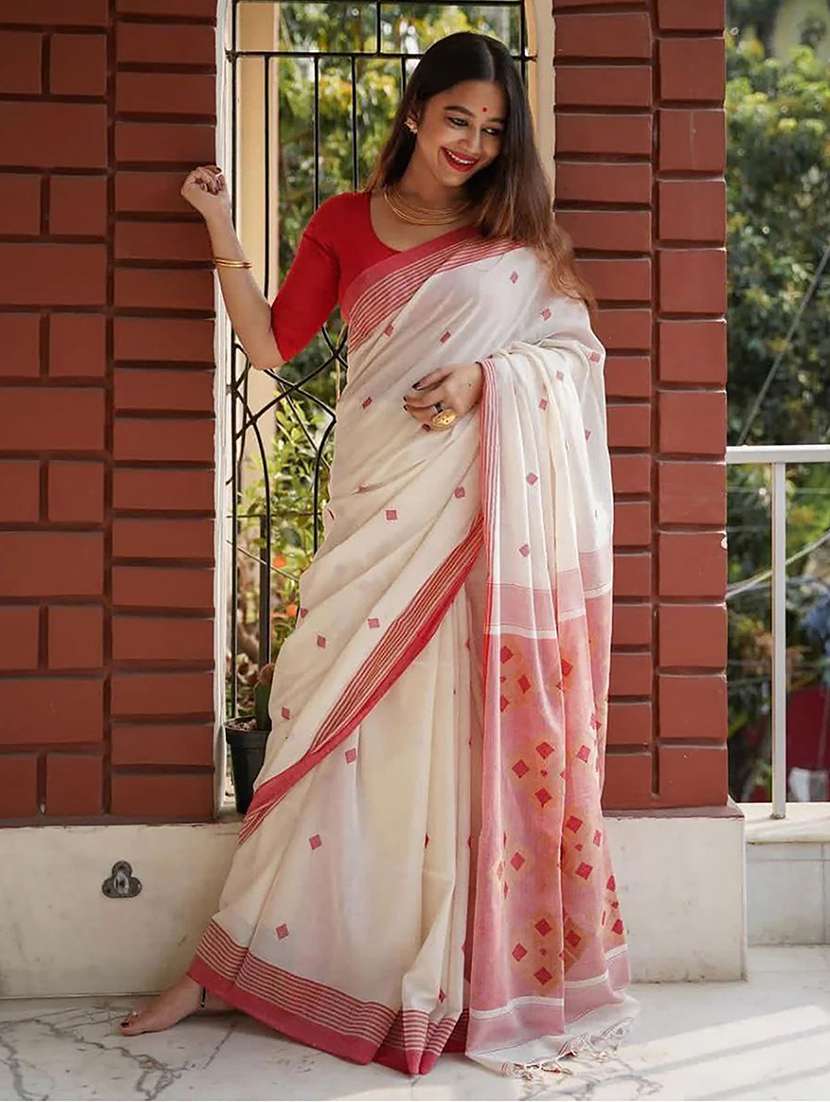 women self design handloom saree with blouse