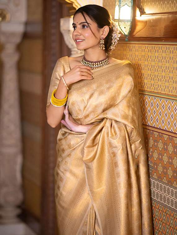 women self design banarasi saree with blouse - 22567122 -  Standard Image - 1