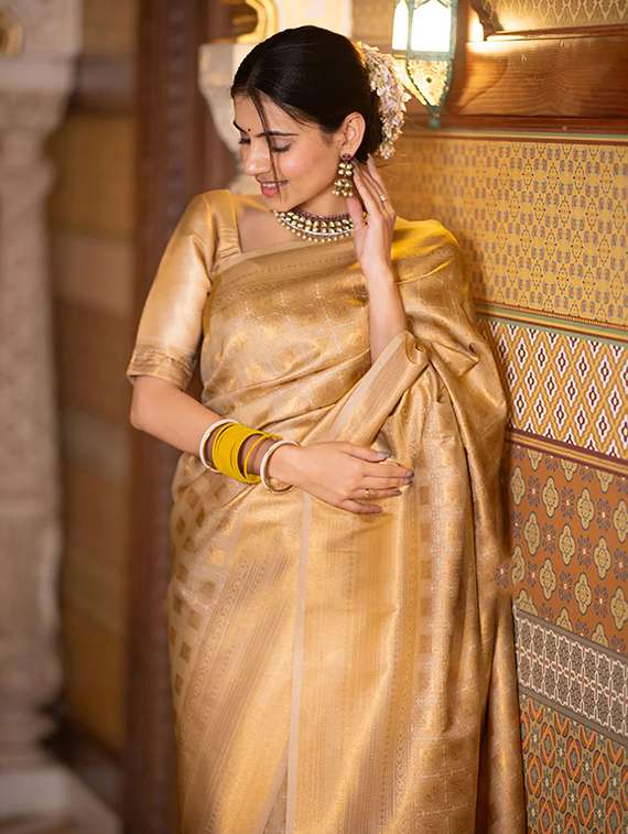women self design banarasi saree with blouse - 22567122 -  Standard Image - 4