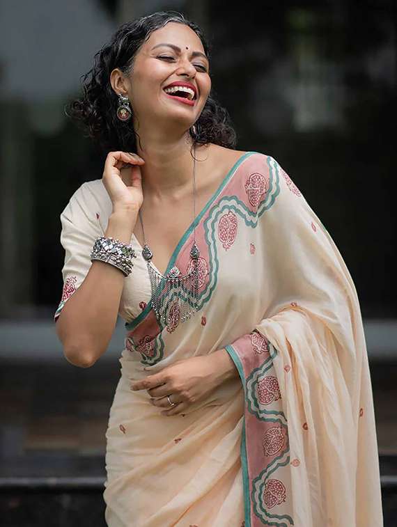 women printed casual wear saree - 22567143 -  Standard Image - 1