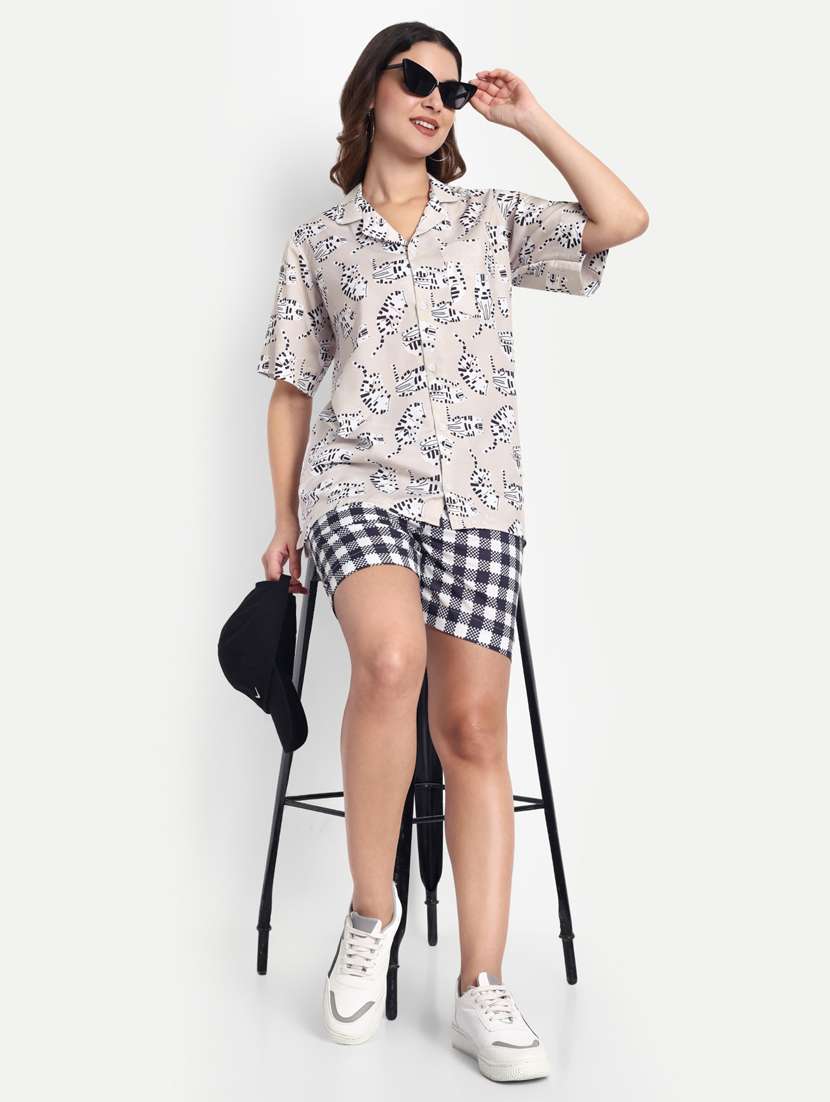 Women Printed Short Sleeves Shirt And Shorts Set - 22567562 -  Standard Image - 4