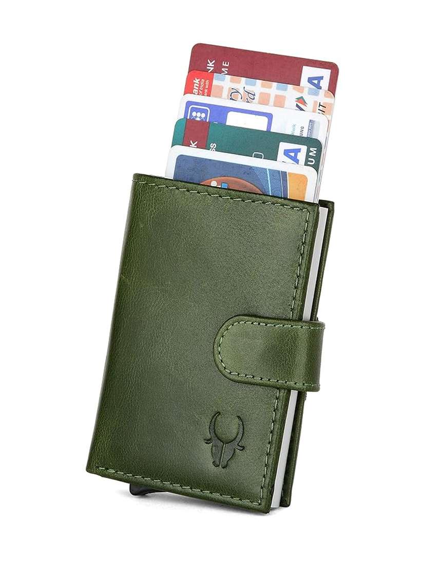 green leather wallet and card holder - 22567713 -  Standard Image - 4