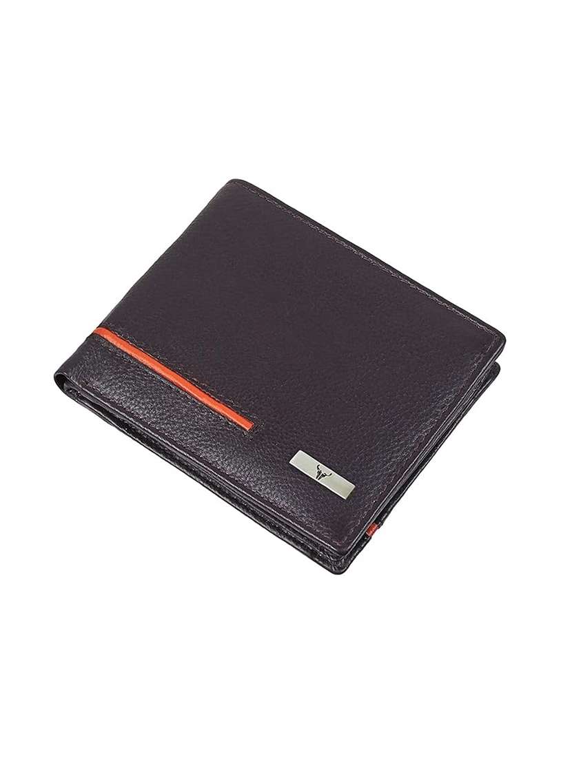 Bi-fold Black Leather Wallet With Card Slots And Zip Pocket - 22567731 -  Standard Image - 1