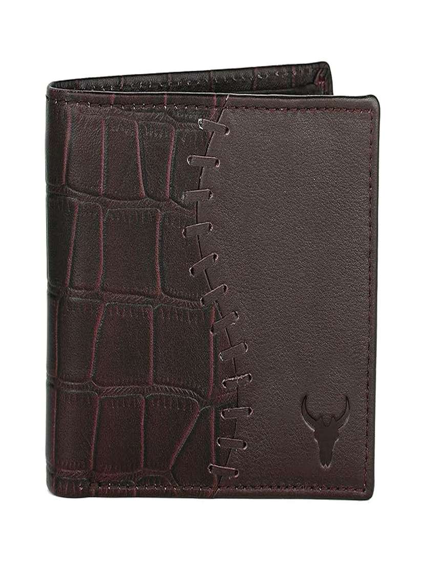 genuine leather bi-fold wallet with card slots - 22567735 -  Standard Image - 4