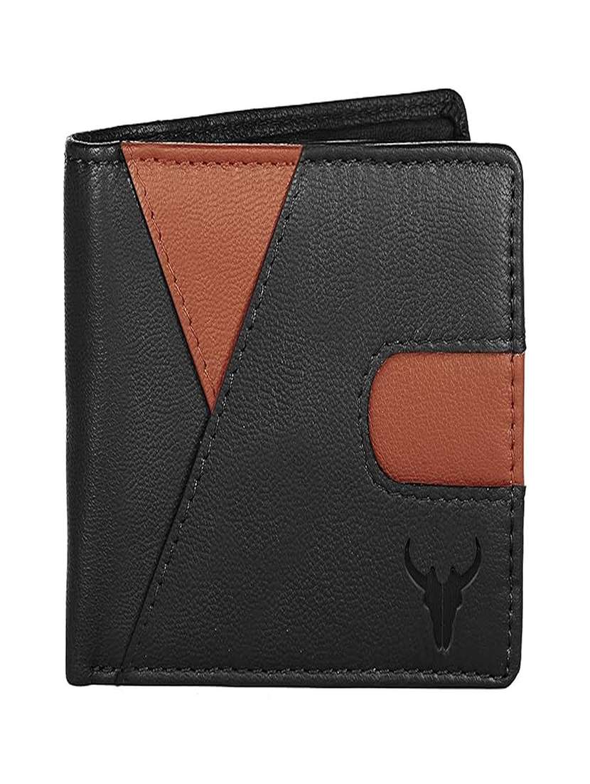 black leather bi-fold wallet with card slots - 22567779 -  Standard Image - 4