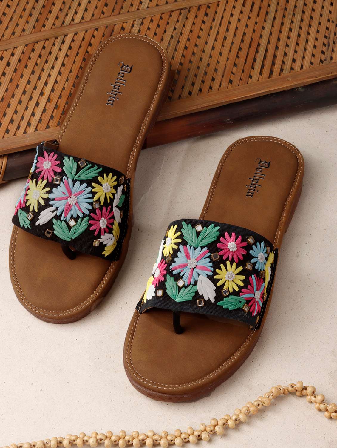 women embroidered toe separator flats