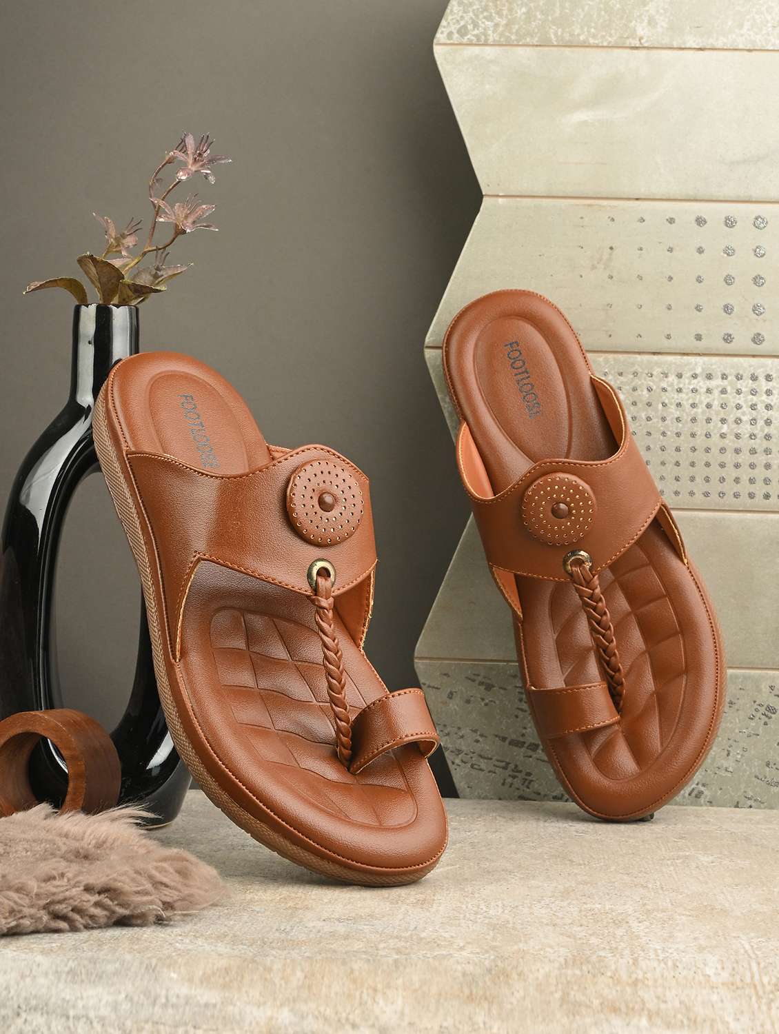 women tan toe separator kolhapuri
