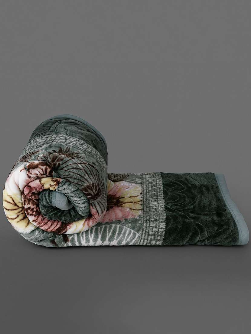 green printed double bed winter blanket - 22568016 -  Standard Image - 1