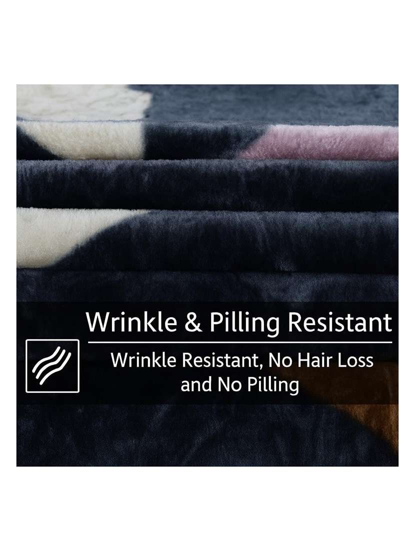 grey printed polyester winter blanket - 22568017 -  Standard Image - 4