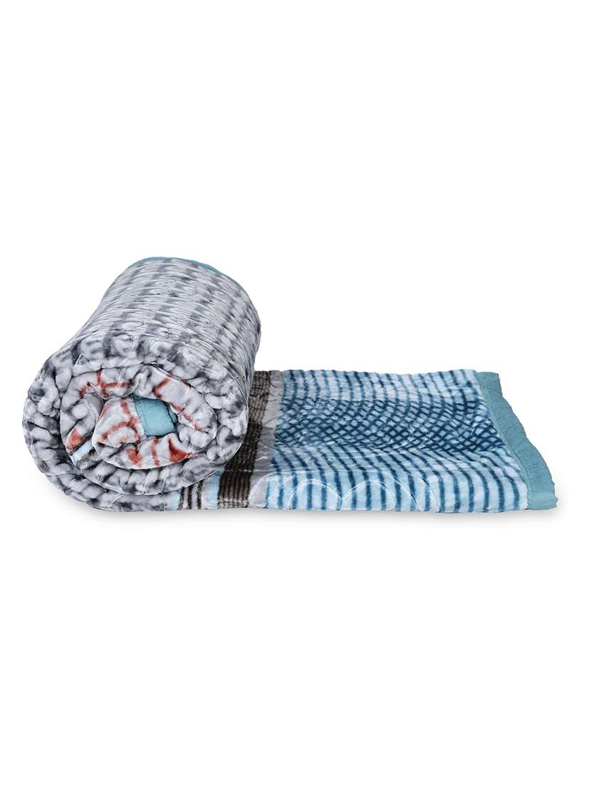 multi coloured printed winter blanket - 22568019 -  Standard Image - 1