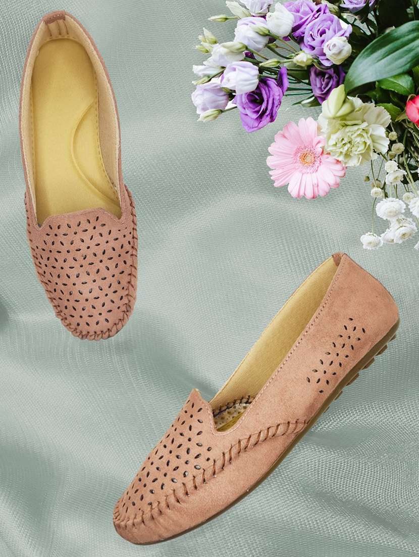 women cutwork slip on ballerina