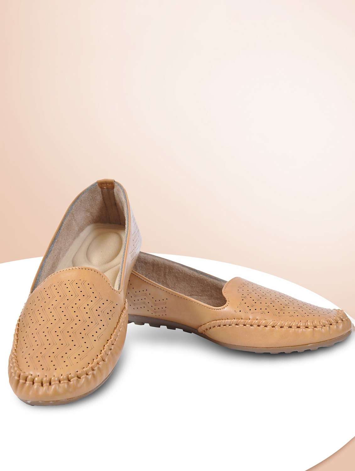 women textured slip on ballerina