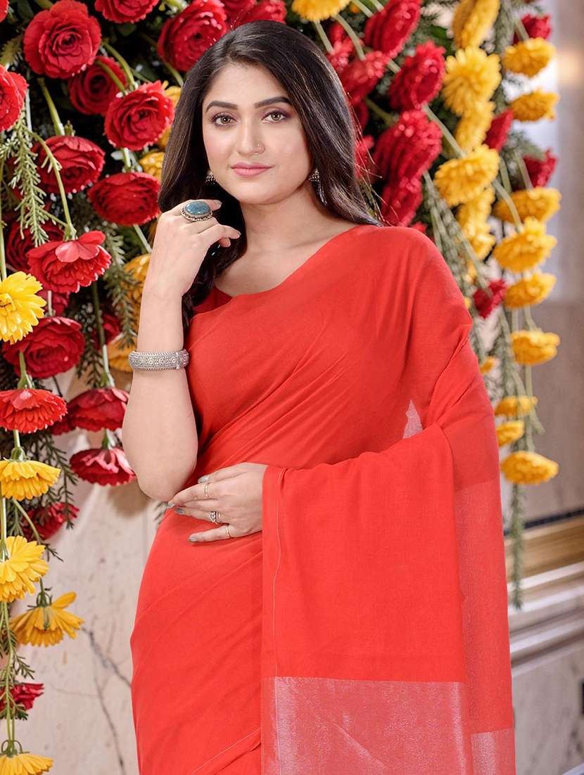 women solid handloom saree with blouse - 22569483 -  Standard Image - 1