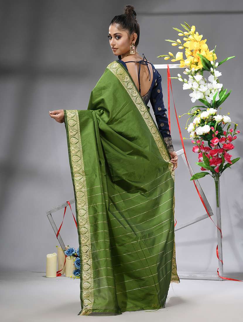women solid with bordered saree with blouse - 22569695 -  Standard Image - 4