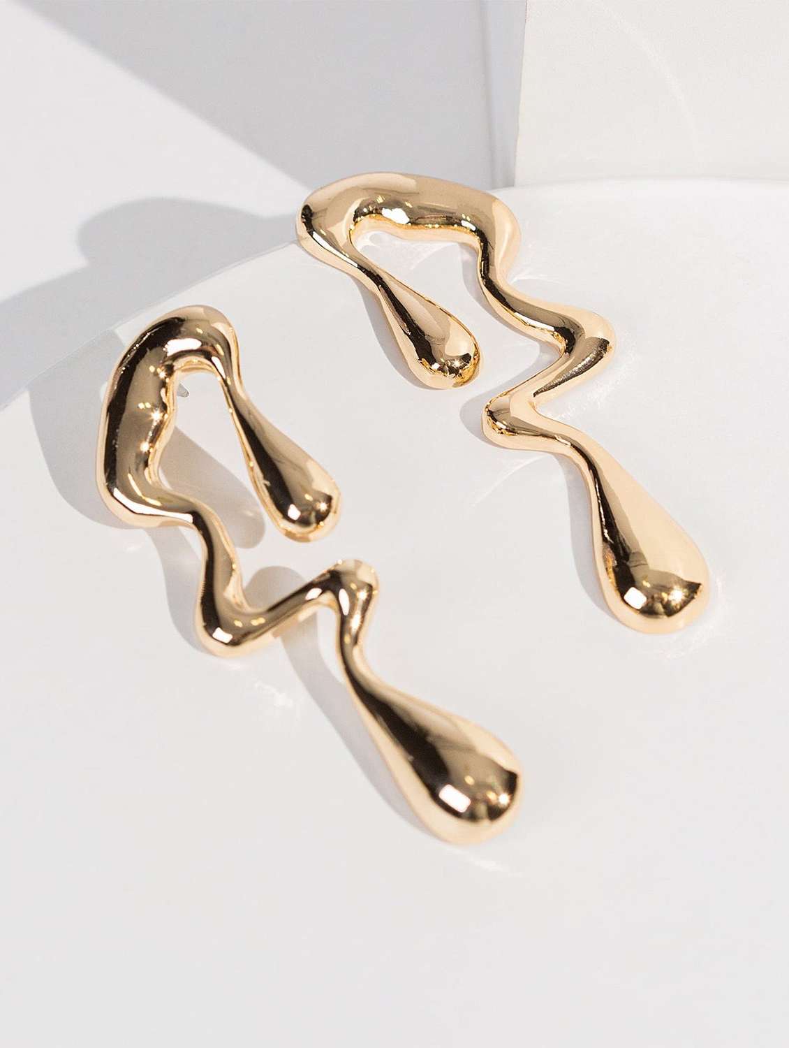 women gold drop earrings - 22569706 -  Standard Image - 1