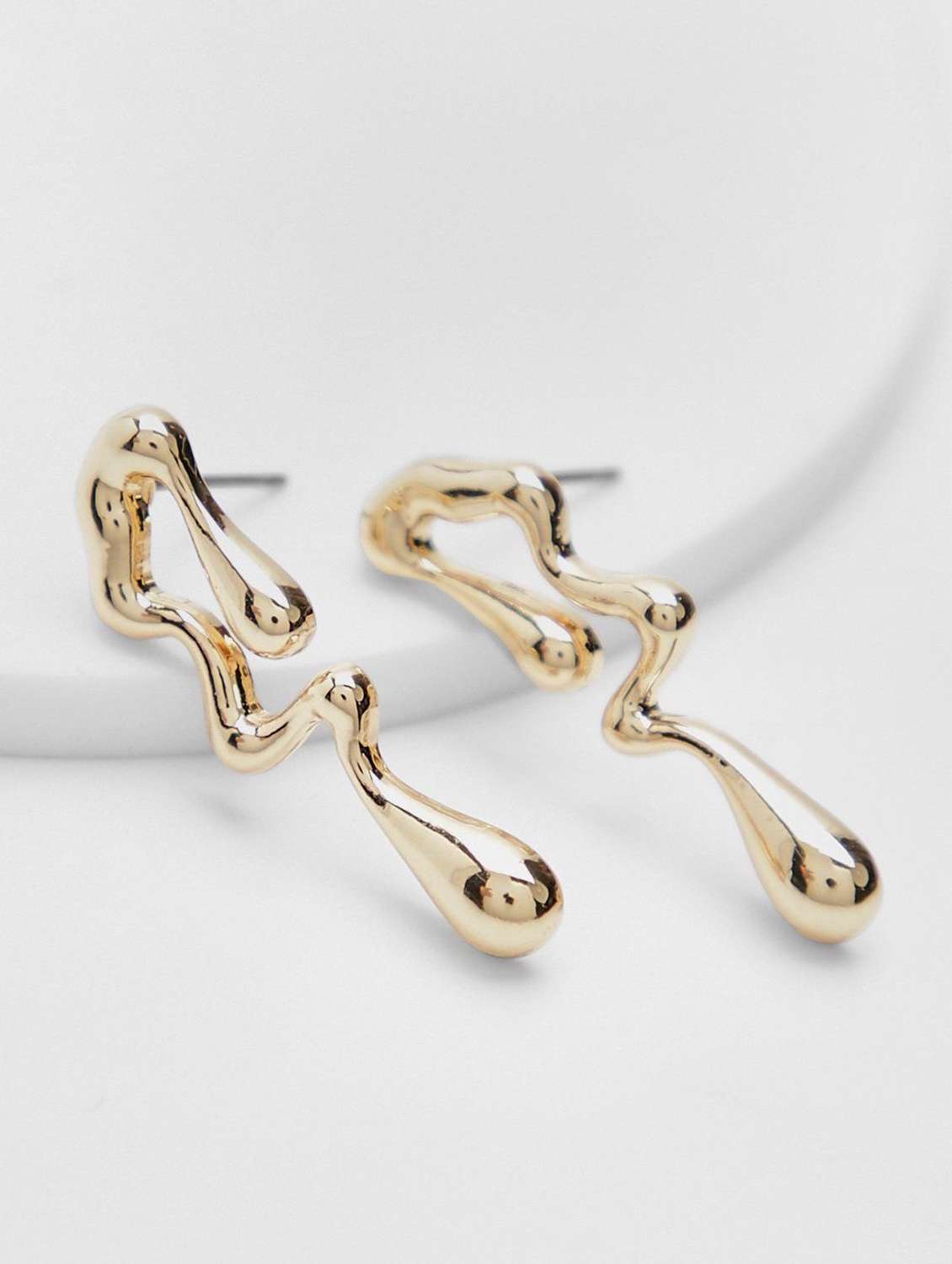 women gold drop earrings - 22569706 -  Standard Image - 4