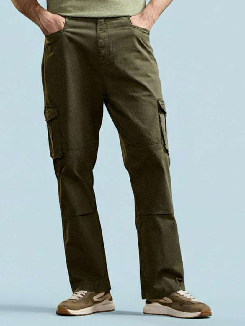 Men Solid Mid Rise Regular Fit Cargo Pant - 22570502 -  Standard Image - 1