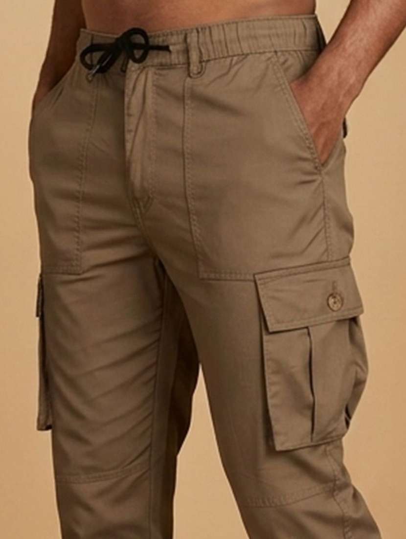 Men Solid Mid Rise Regular Fit Cargo Pant - 22570553 -  Standard Image - 1