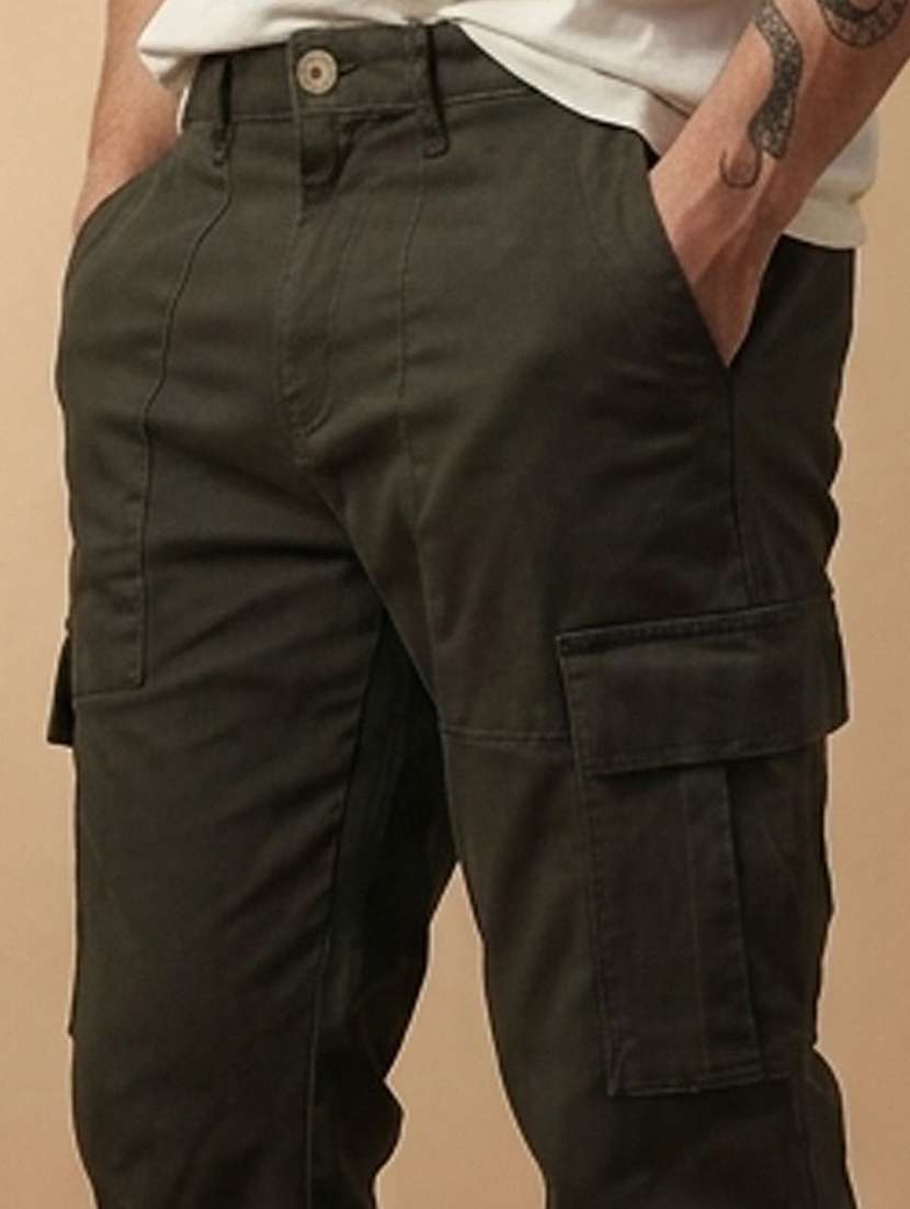 men solid mid rise regular fit cargo pant - 22570557 -  Standard Image - 1