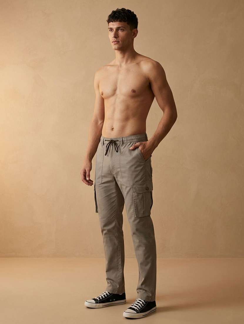 men solid mid rise regular fit cargo pant - 22570570 -  Standard Image - 4