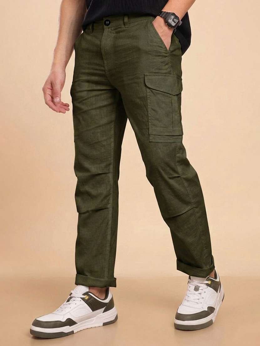 men solid mid rise regular fit cargo pant