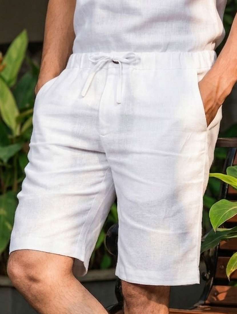 men solid mid rise regular fit shorts - 22570748 -  Standard Image - 1