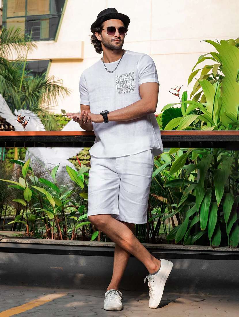 men solid mid rise regular fit shorts - 22570748 -  Standard Image - 4