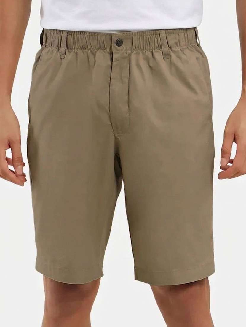 men solid mid rise regular fit shorts - 22570749 -  Standard Image - 1