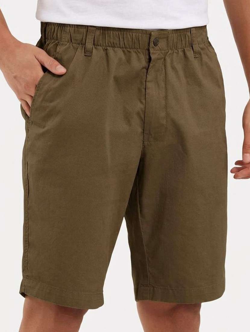 men solid mid rise regular fit shorts - 22570786 -  Standard Image - 1