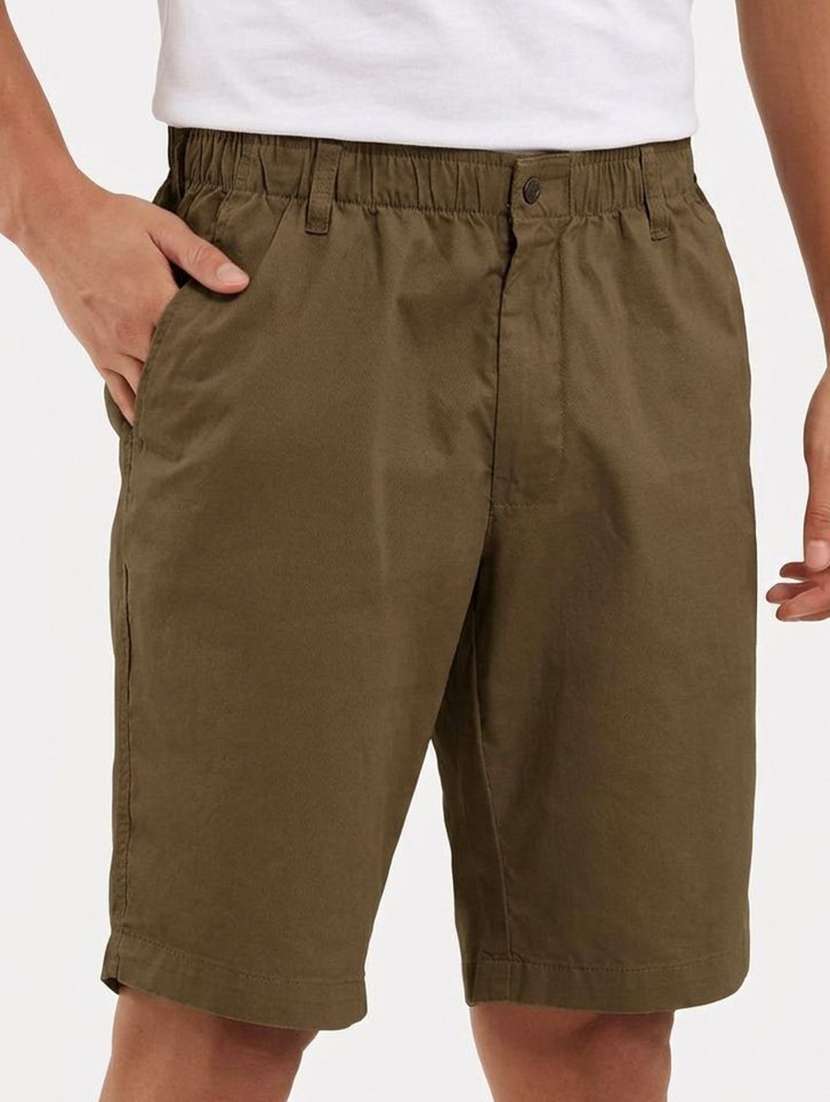 men solid mid rise regular fit shorts - 22570792 -  Standard Image - 1