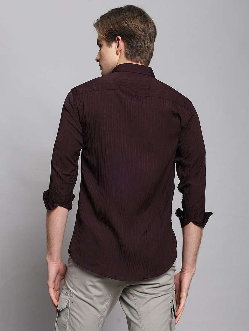 men textured long sleeves casual shirt - 22570953 -  Standard Image - 4