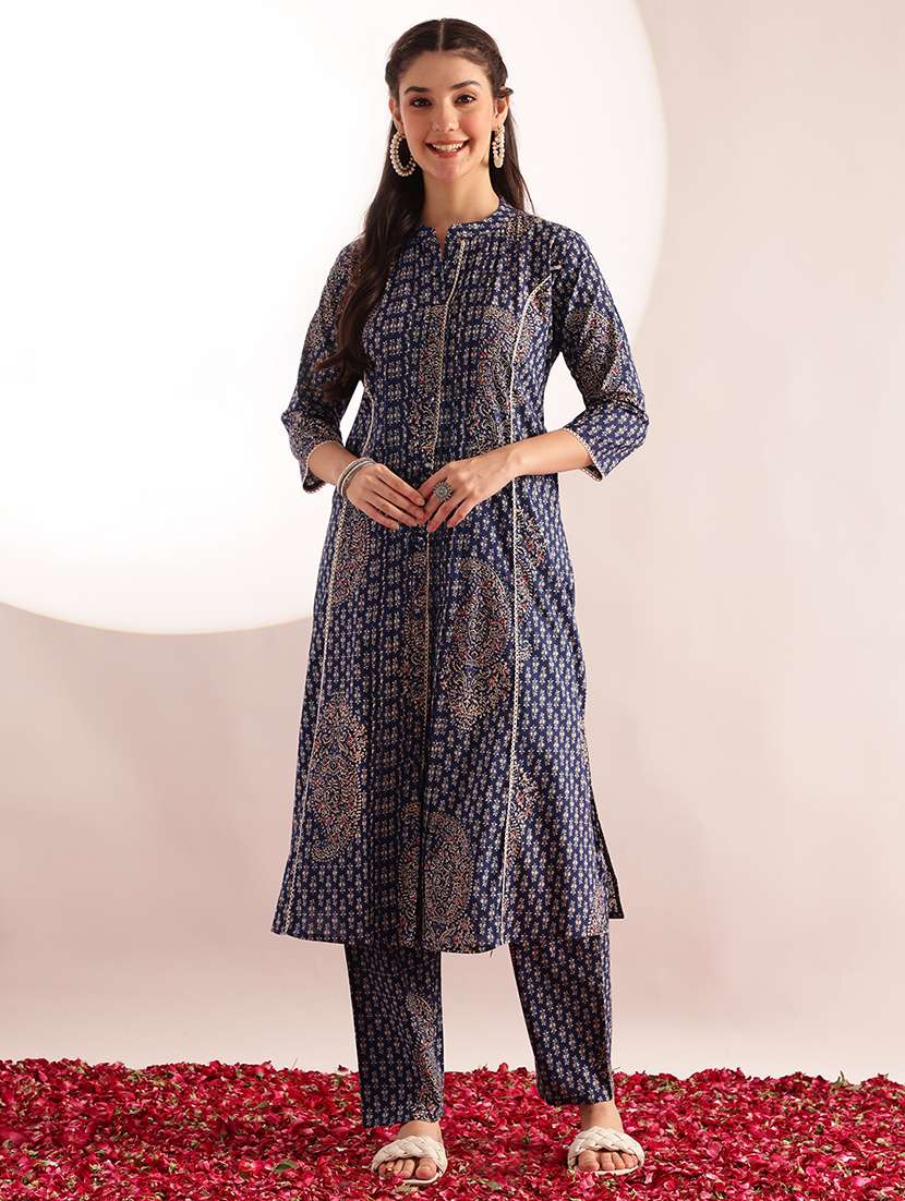 women printed three quarter sleeves kurta pant set