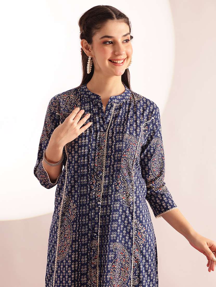 women printed three quarter sleeves kurta pant set - 22571047 -  Standard Image - 4